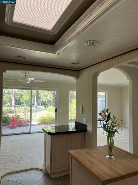 1201 Golden Rain Road, Walnut Creek CA: https://media.crmls.org/mediaz/2eef0778-ec4e-4b0b-9463-e0f08183b1fa.jpg