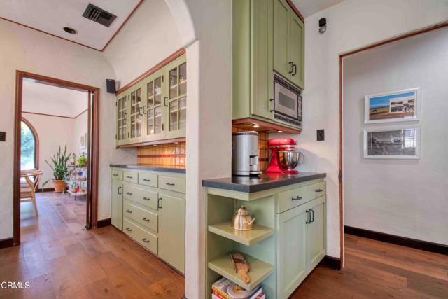 Detail Gallery Image 16 of 50 For 1014 Stearns Dr, Los Angeles,  CA 90035 - 3 Beds | 3 Baths