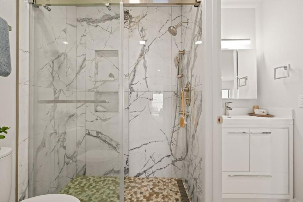 2Eef8E7A 7D32 4513 8515 93533E2E3A03 2101 Shoreline Drive #437, Alameda, Ca 94501 &Lt;Span Style='BackgroundColor:transparent;Padding:0Px;'&Gt; &Lt;Small&Gt; &Lt;I&Gt; &Lt;/I&Gt; &Lt;/Small&Gt;&Lt;/Span&Gt;