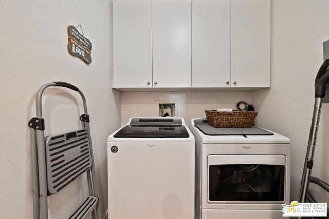 930 E Palm Canyon Drive, Palm Springs CA: https://media.crmls.org/mediaz/2ef0871f-6a7e-45e0-902b-f4b6faf94497.jpg