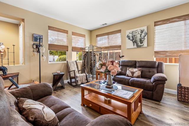 1299 Bellingham, Oceanside CA: https://media.crmls.org/mediaz/2ef104d3-af39-4db8-8a50-6b1b1bb4258e.jpg