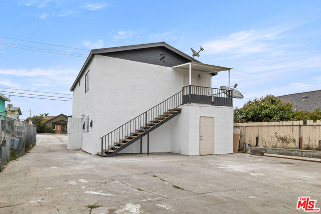 1346 E 83rd Street, Los Angeles CA: https://media.crmls.org/mediaz/2ef13f77-2898-4740-8ffc-46c2948dcd8a.jpg