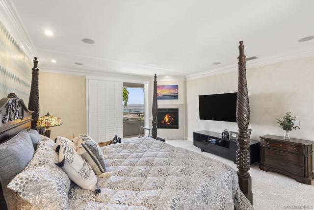 617 Gage Drive, San Diego CA: https://media.crmls.org/mediaz/2ef19c46-fd6c-4b3e-97ae-0d6e92abff52.jpg