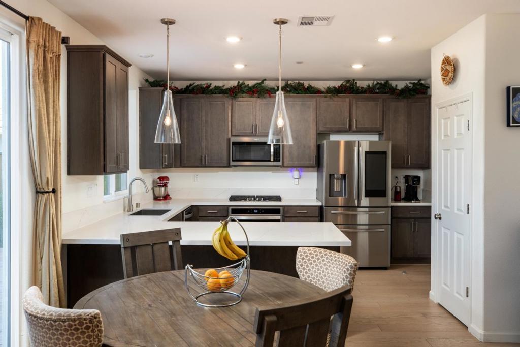 2Ef1D310 C44C 4B36 A147 1C7349910E45 7021 Vintner Court, Gilroy, Ca 95020 &Lt;Span Style='BackgroundColor:transparent;Padding:0Px;'&Gt; &Lt;Small&Gt; &Lt;I&Gt; &Lt;/I&Gt; &Lt;/Small&Gt;&Lt;/Span&Gt;