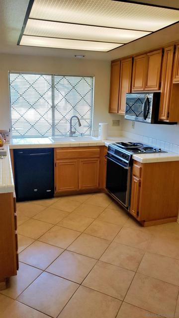 Image 6 of 20 For 15875 Dogwood Court