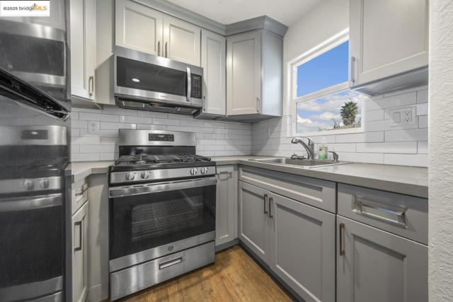 96 Highway Avenue, Bay Point CA: https://media.crmls.org/mediaz/2ef2b38b-cf2f-4892-9c04-85b41bf0df49.jpg