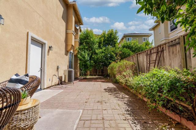 244 Water Chestnut Court, San Jose CA: https://media.crmls.org/mediaz/2ef2c6e1-6f2a-44b3-92d1-c654ffa31c3b.jpg