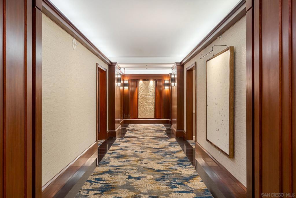 https://media.crmls.org/mediaz/2ef2e871-cb5d-4e8e-9bb0-ca392f981f82.jpg?preset=X-Large