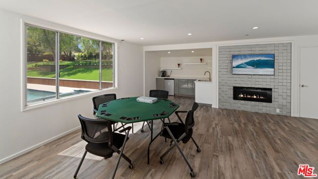 10555 Art Street, Sunland CA: https://media.crmls.org/mediaz/2ef426bb-59d6-4081-9e5d-0245e10fdc2f.jpg