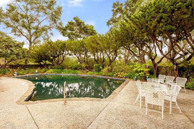 1175 Westridge Drive, Portola Valley CA: https://media.crmls.org/mediaz/2ef43ab4-3892-4b14-850c-8cd3cd4d3a18.jpg