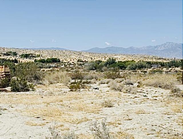 17115 Aqueduct Road, Desert Hot Springs CA: https://media.crmls.org/mediaz/2ef44786-cc7e-4b82-83c6-d86183d1037a.jpg