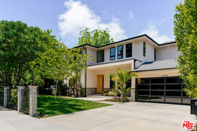 11559 La Maida Street, Valley Village CA: https://media.crmls.org/mediaz/2ef4bd71-6bae-407a-b5ab-ce473b07c25b.jpg