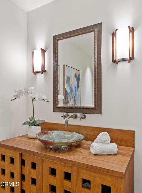 Detail Gallery Image 18 of 45 For 2596 Wallingford Dr, Beverly Hills,  CA 90210 - 4 Beds | 3/1 Baths