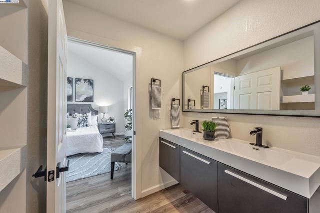 3810 Burton Cmn, Fremont CA: https://media.crmls.org/mediaz/2ef59c05-3220-4896-8d46-f2e60186e4d7.jpg