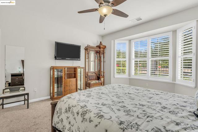 1185 BACCHINI LANE, Brentwood CA: https://media.crmls.org/mediaz/2ef5d416-1965-4327-ae25-7449cb2f3284.jpg