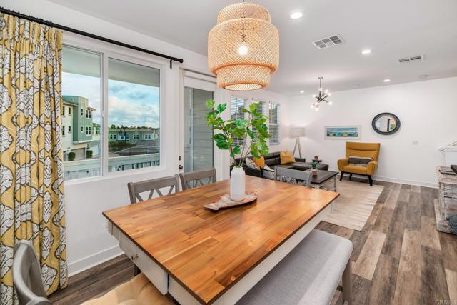 Detail Gallery Image 10 of 46 For 1115 Sea Glass Way, Oceanside,  CA 92054 - 2 Beds | 2/1 Baths