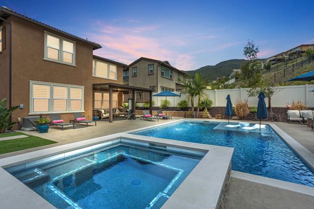 303 Ventasso Way, Fallbrook CA: https://media.crmls.org/mediaz/2ef5ea08-9a9f-4543-986b-d04702443205.jpg