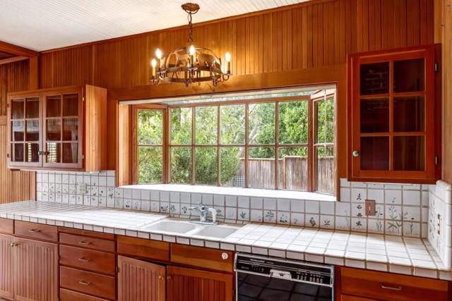 0 Forest 2 NW of 8th, Carmel CA: https://media.crmls.org/mediaz/2ef60c92-e813-4f20-b5cc-f8ba49a24cc2.jpg