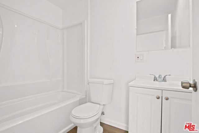 649 1/2 W 92nd Street, Los Angeles CA: https://media.crmls.org/mediaz/2ef61f7b-554f-4d37-8553-3ea33ce6cbdd.jpg
