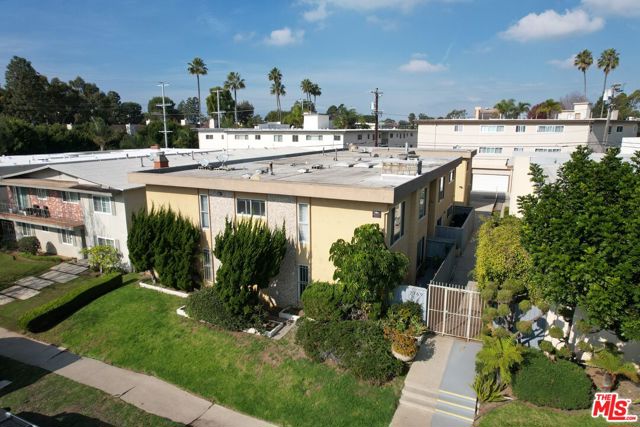 7769 Saint Bernard Street, Playa del Rey CA: https://media.crmls.org/mediaz/2ef65c61-2290-4aba-96bf-f979b88062d9.jpg