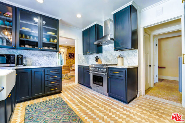 2049 N Berendo Street, Los Angeles CA: https://media.crmls.org/mediaz/2ef6c770-d536-402a-a5aa-11ffae3f72b4.jpg