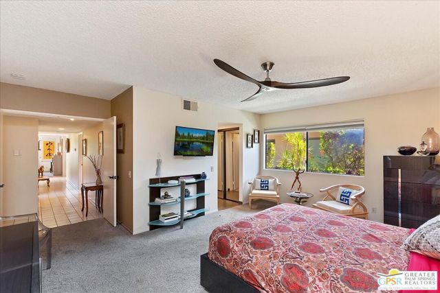 1326 N Tiffany Circle, Palm Springs CA: https://media.crmls.org/mediaz/2ef702e5-a2b0-4c64-9d88-088b2a7584cf.jpg