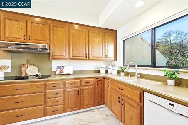 3711 Terra Granada, Walnut Creek CA: https://media.crmls.org/mediaz/2ef70e4b-a4a2-4623-a917-48dc6fa6b8d0.jpg