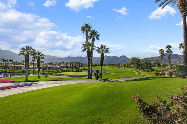 79918 Mission E Drive, La Quinta CA: https://media.crmls.org/mediaz/2ef74c5d-adb6-4227-861a-9141d139a8bb.jpg