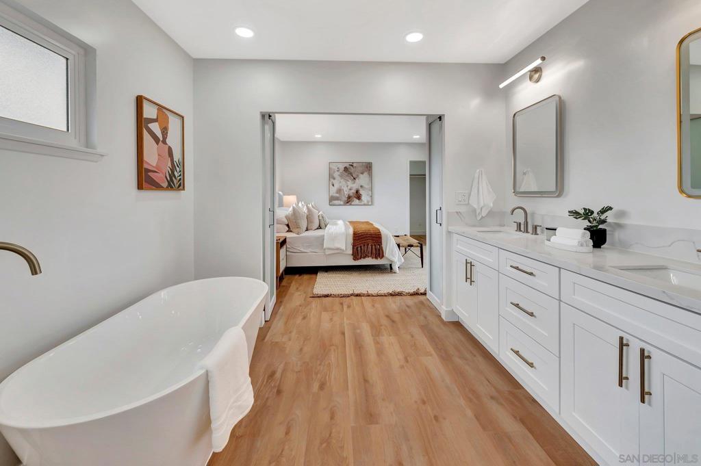 MLS #250034305SD img 29