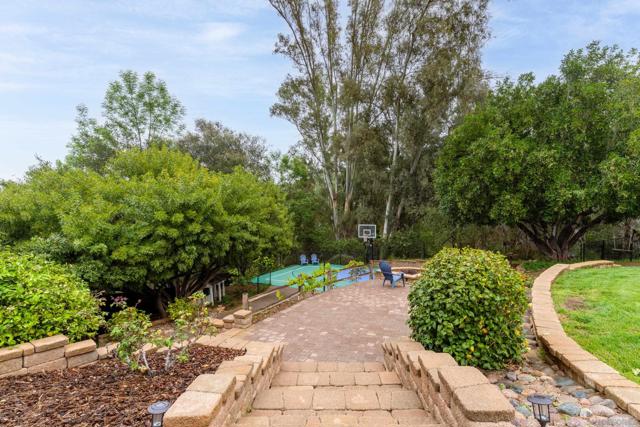 16327 Woodson View Rd, Poway CA: https://media.crmls.org/mediaz/2ef870d1-65b6-4265-aa17-1abab6d2d299.jpg