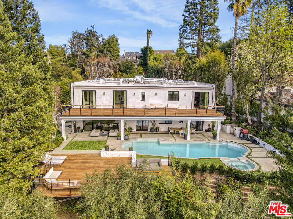 18321 Lake Encino Drive