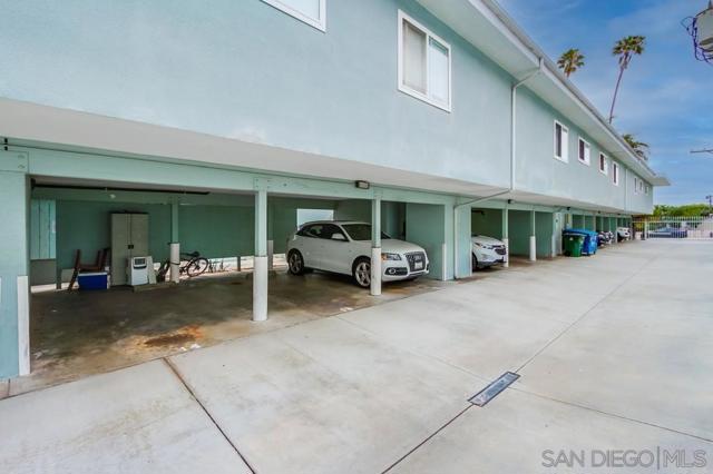2020 Diamond St, San Diego CA: https://media.crmls.org/mediaz/2ef99ffa-54f7-486a-ad43-6c500536e21a.jpg