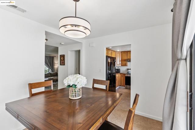 3422 Sunleaf Way, Richmond CA: https://media.crmls.org/mediaz/2ef9eaad-c61e-4f90-a49a-1f82c09a25b4.jpg