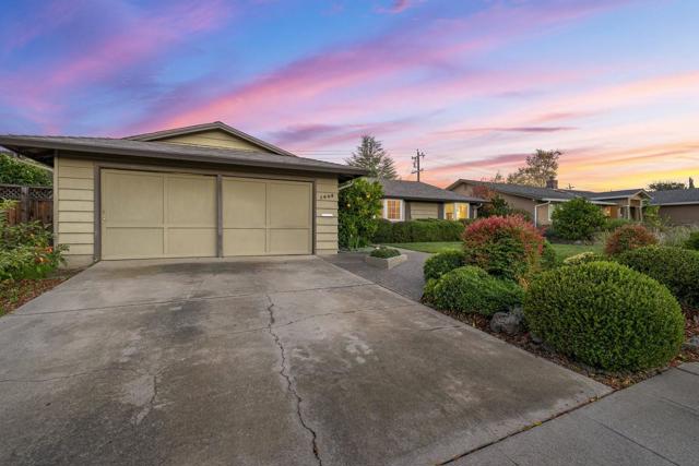 1446 La Crosse Drive, Sunnyvale CA: https://media.crmls.org/mediaz/2efa1f16-a27f-4fca-aa77-d6f5ba18c6ea.jpg