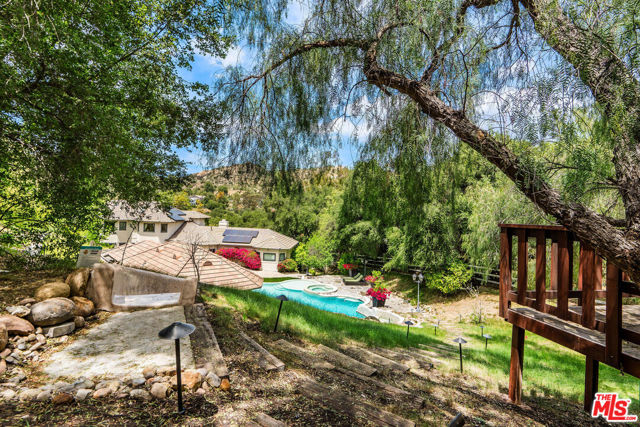 204 Bell Canyon Road, Bell Canyon CA: https://media.crmls.org/mediaz/2efa56d8-e345-4156-9fce-f88344df0cf9.jpg