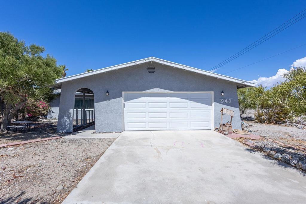 940 Flamingo Avenue