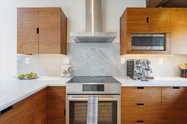 139 Tree Frog Lane, Santa Cruz CA: https://media.crmls.org/mediaz/2efb4d49-d354-4b57-8ebf-25f9a9d04965.jpg
