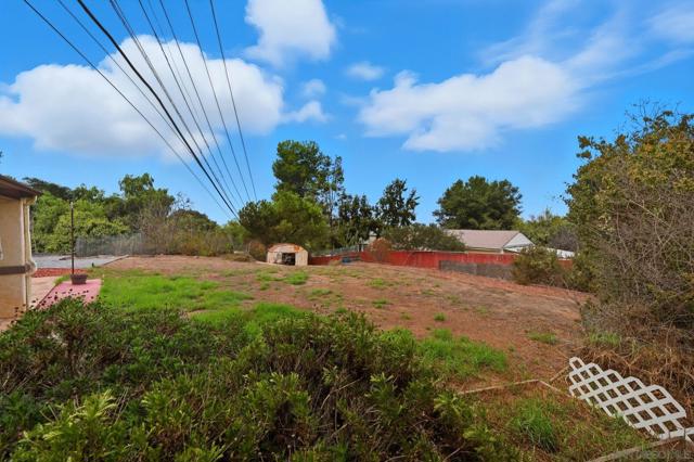 321 North Lane, El Cajon CA: https://media.crmls.org/mediaz/2efbba1f-8f9d-4123-ae2f-898824fec478.jpg