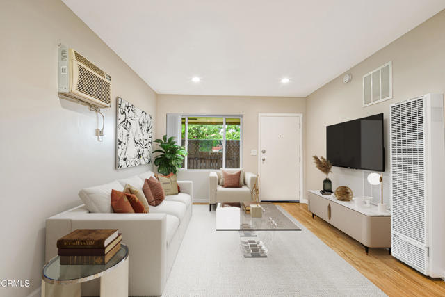 Detail Gallery Image 2 of 17 For 720 E Mountain St #13,  Pasadena,  CA 91104 - 1 Beds | 1 Baths