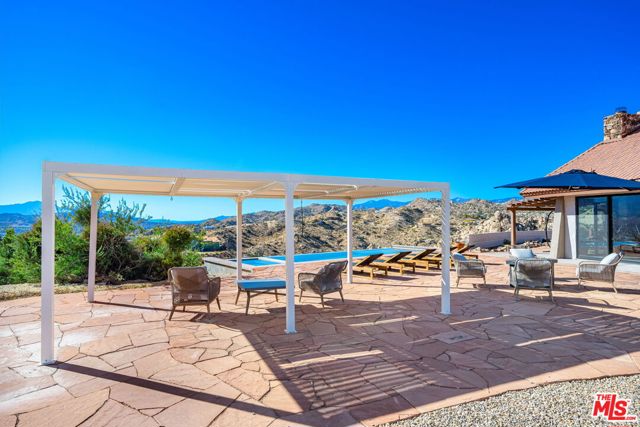 57387 San Juan Road, Yucca Valley CA: https://media.crmls.org/mediaz/2efc3024-e298-466c-b4ec-266ab09829f1.jpg
