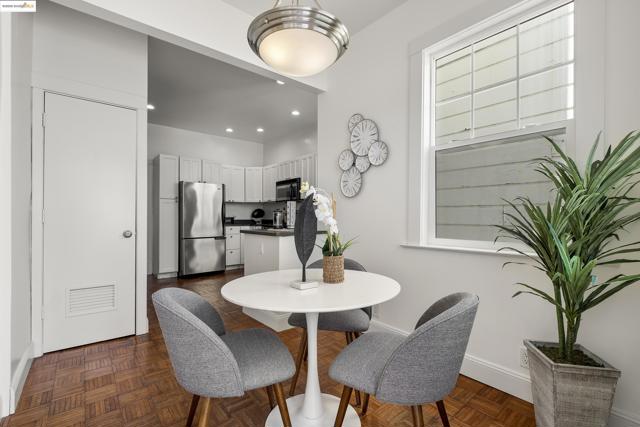 3555 17th St., San Francisco CA: https://media.crmls.org/mediaz/2efc35a7-3d94-4788-9e4f-e692e1afddb8.jpg