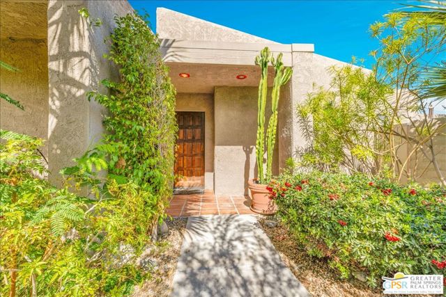 2861 Sundance Circle, Palm Springs CA: https://media.crmls.org/mediaz/2efc379e-246e-442a-9f6a-4062f4883019.jpg