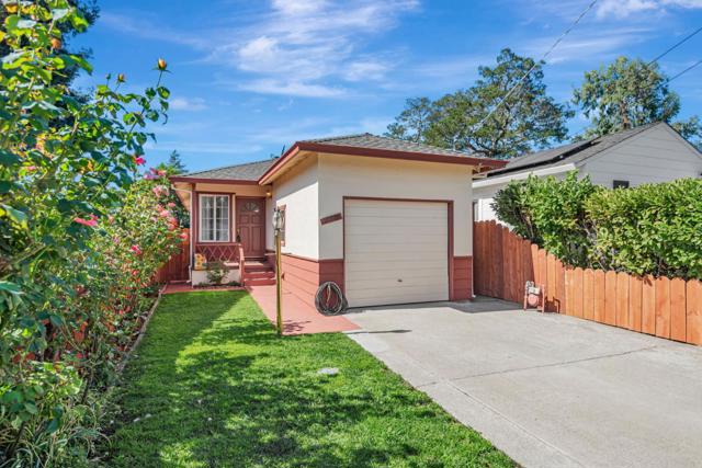 250 San Carlos Avenue, Redwood City CA: https://media.crmls.org/mediaz/2efc3bec-26b1-420c-b7e4-f1959a60d575.jpg