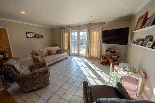 434 Oak Avenue, Greenfield CA: https://media.crmls.org/mediaz/2efd1fa8-b035-4034-a33d-22338ecc419c.jpg