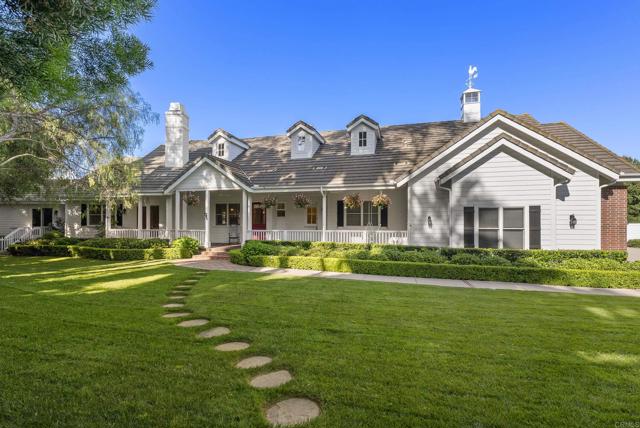 16631 Valle Verde Rd, Poway CA: https://media.crmls.org/mediaz/2efd7a0d-0908-4344-9df1-9da10e351e2f.jpg