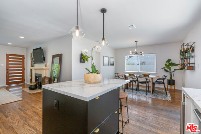 5451 Clybourn Avenue photo 8
