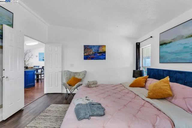 1170 Graceland Pl,  CA: https://media.crmls.org/mediaz/2efe83db-ab60-4628-a7f3-e180e8c24838.jpg