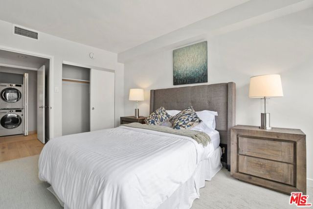 3460 W 7th Street, Los Angeles CA: https://media.crmls.org/mediaz/2eff39bd-e440-48c6-8aee-e26d0aa41949.jpg