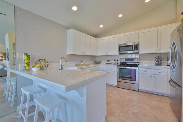 76948 Scimitar Way, Palm Desert CA: https://media.crmls.org/mediaz/2eff4593-cd44-40c1-b3bb-c232374f1247.jpg