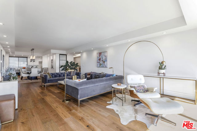 1100 Alta Loma Road, West Hollywood CA: https://media.crmls.org/mediaz/2eff4a96-446c-46dc-912f-c574f5041fc4.jpg